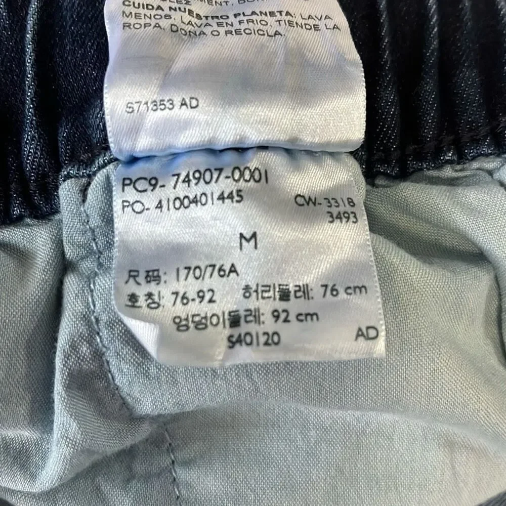 Levi’s Jean Shorts - Picture 9 of 9